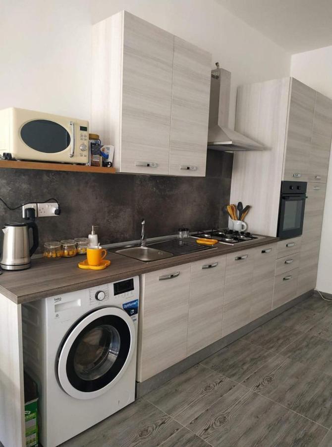 Bayview Apartment Pembroke Luaran gambar