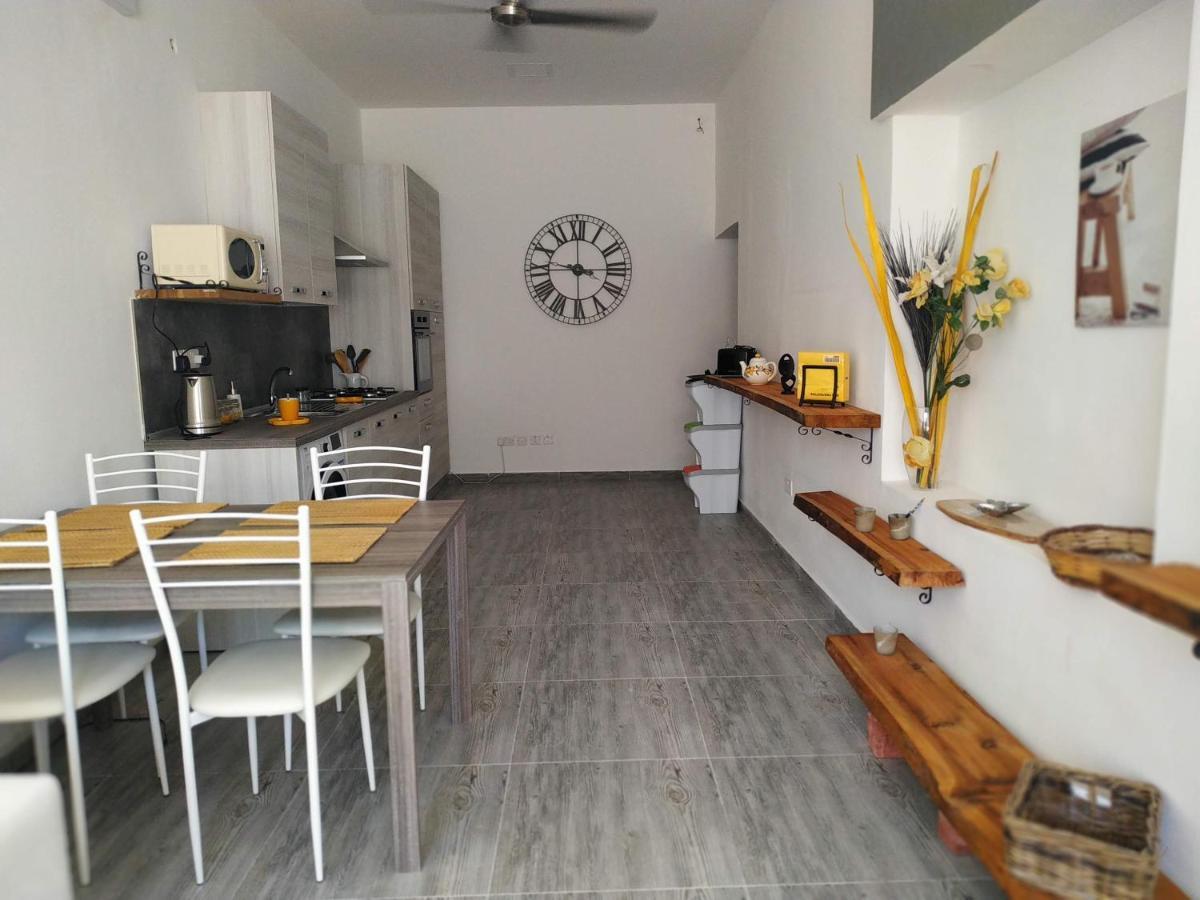 Bayview Apartment Pembroke Luaran gambar